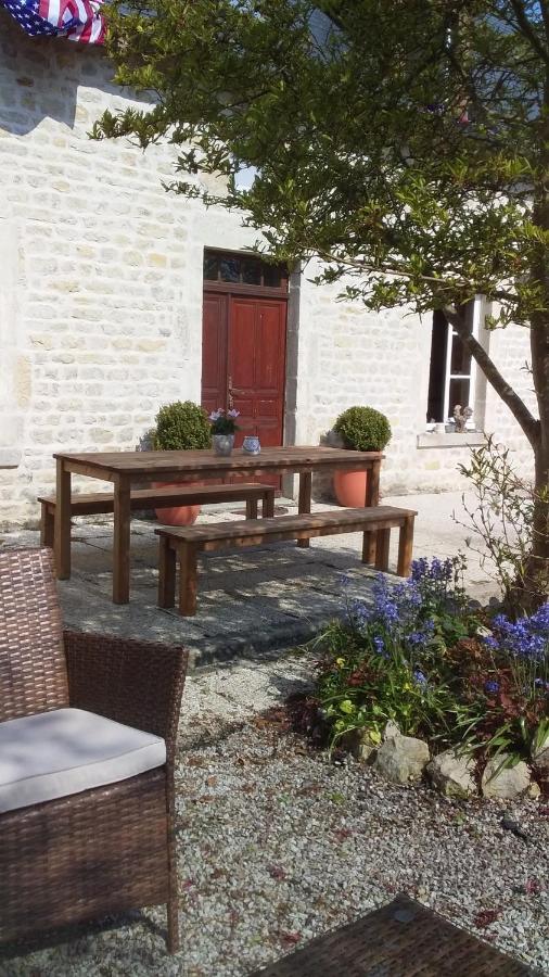 Chambre De Rose - Le Refuge Des Parachutistes - En Bordure Du Marais Neuville-au-Plain Exteriér fotografie